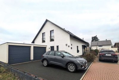 Tolles Einfamilienhaus mit Einliegerwohnung • Ruhige Lage • Erstklassige Ausstattung