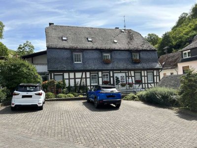 Großzügige 4-Zimmer-Wohnung zur 850 € warm Miete in Manubach
