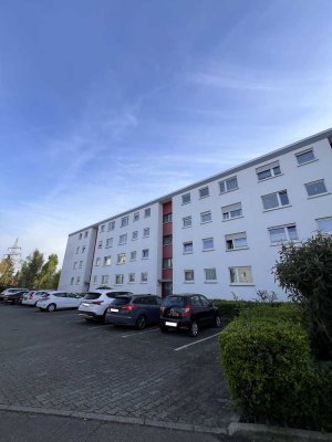 Traumblick über MA-Feudenheim - Renovierungsbedürftige 3 ZKB mit Südloggia und Stellplatz