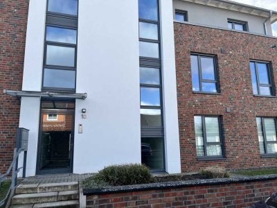 Sehr schöne, neuwertige 4-Raum-Wohnung mit geh. Innenausstattung mit Balkon und EBK in Burgdorf