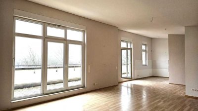 Schönes, sehr helles Penthouse in ruhiger Lage mit Ausblick