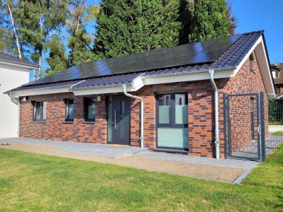 Neubau Bungalow in KfW-55 Bauweise: ebenerdig, energieeffizient sowie hochwertig ausgestattet