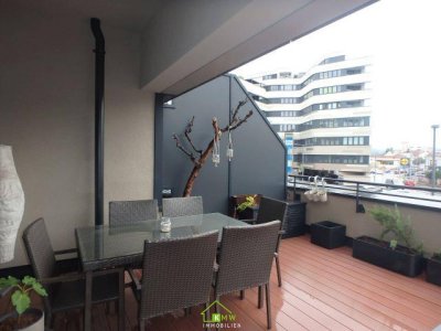 Lichtdurchflutete, moderne 2 Zimmer Wohnung mit Terrasse und Tiefgaragenplatz