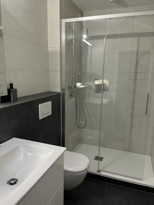 Charmante 2-Zimmer-Erdgeschosswohnung mit Südterrassen und EBK bei München