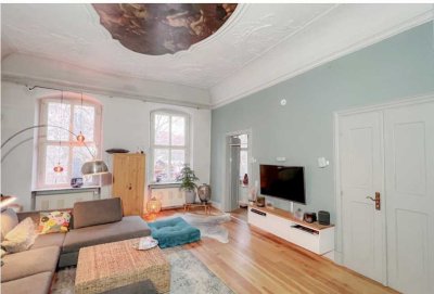 Sehr schöne, historische 5-Zimmer-Wohnung mit kunstvollen Malerarbeiten im Zentrum Erlangens
