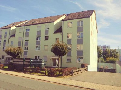 Schicke Dreizimmerwohnung mit großer Ausbaureserve im Dachgeschoß