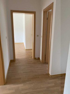 Schöne helle 4-Raumwohnung, für die kleine Familie!