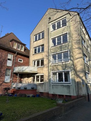 Renovierte, helle 4-ZKB-Wohnung mit Tageslichtbad frei ab sofort!