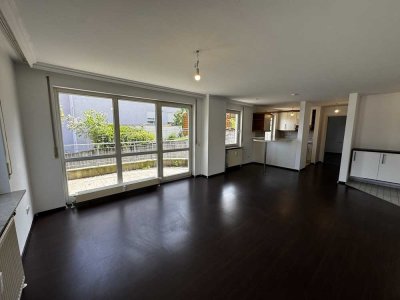 Großzügige 2-Zimmer-Erdgeschosswohnung mit Balkon, TG-Stellplatz & Außenstellplatz in Plattenhardt