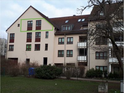 Frisch renovierte 2-Zimmer-Dachgeschosswohnung mit Parkett & Top-Anbindung in Nürnberg-Gleißhammer