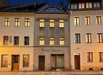 **kleines histor.  Altstadthaus mit Ladenfläche und kl. Hof**