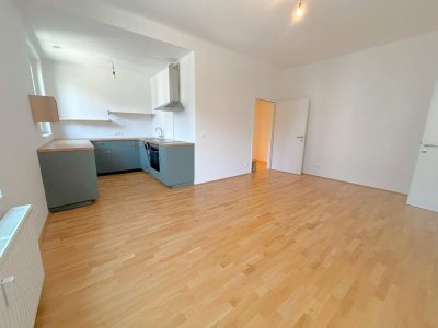 Perfekt aufgeteilte 2-Zimmer Wohnung mit offener, möblierter Küche!