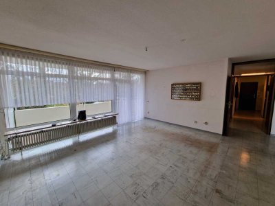 Bezahlbarer Start ins Wohneigentum - 3 Zimmer in Köln Poll.