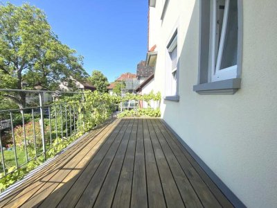 4249 - Charmante Altbauwohnung mit EBK, Balkon, Wintergarten und Garage in Rüppurr!