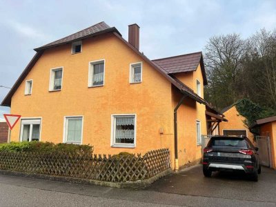 Renovierungsbedürftiges Einfamilienhaus in Teublitz-Saltendorf