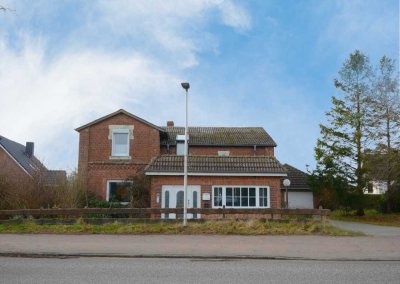 Einfamilienhaus mit Einliegerwohnung und genehmigtem Gewerbelagerraum
