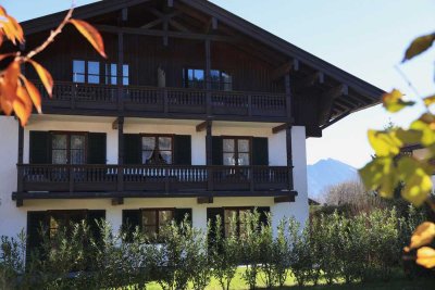 Hochwertige 2,5-Zimmer-Gartenwohnung in Bad Wiessee – Südseite, große Wohnküche, Terrasse & Garten