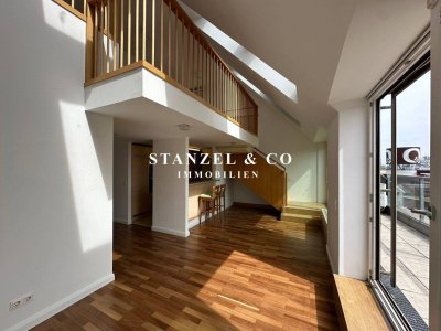 SONNIGES LOFTARTIGES DACHGESCHOSS MIT SCHÖNEM BLICK