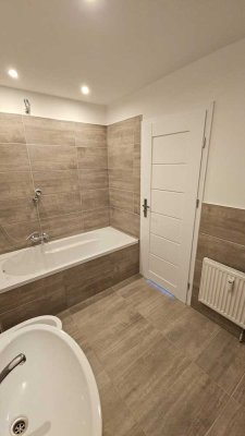Moderne 3-Zimmer DG-Wohnung, 76qm mit Keller