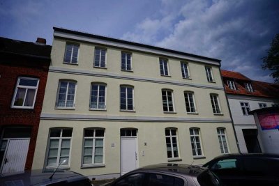 Sehr schöne und gemütliche 2-Zimmer-Wohnung mit Balkon und Fahrstuhl in Rendsburg "Neuwerk"