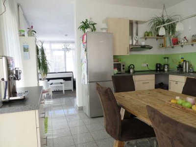 4 Zimmer-Wohnung mit Gartenanteil