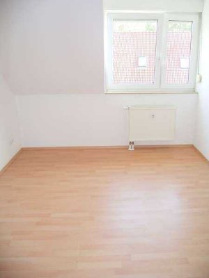 **1-Zimmer-Dachgeschoss-Wohnung für Studenten oder Single**