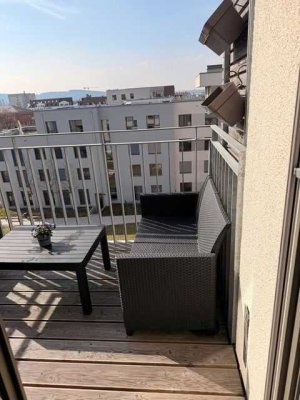 NEUBAU! Helle 3-Zimmer-Dachgeschosswohnung mit Balkon, Einbauküche und tollem Ausblick