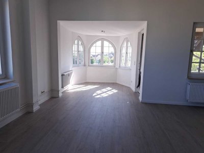 2 Zimmer Wohnung in einer charmanten Altbau Stadtvilla