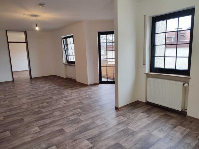 Modernisierte 2- Zimmer- Wohnung mit Balkon direkt in der Saarlouiser Innenstadt
