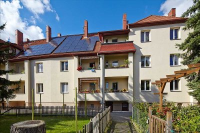 Zwei-Raum-Wohnung mit großem Wohnzimmer und Balkon