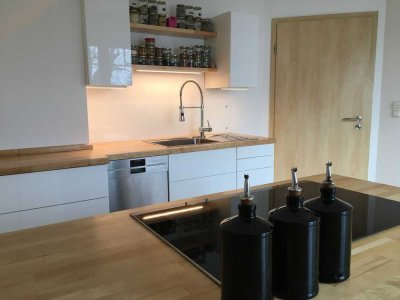 - Zwischenmiete - Schöne, helle 3-Zi. Einliegerwohnung mit Gartennutzung und Carportstellplatz