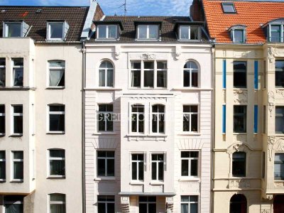 Gemütliche Dachgeschosswohnung in denkmalgeschütztem Altbau mit Ausbaupotenzial