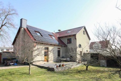 Großzügiges Haus mit PV-Anlage und traumhaftem Garten - nachhaltig wohnen mit Gestaltungspotenzial