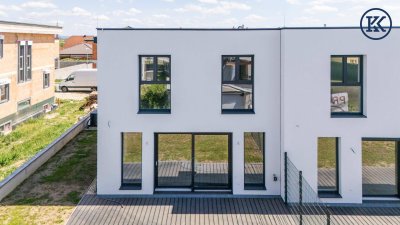 Zwei Doppelhaushälften im belagsfertigen Zustand – eine seltene Gelegenheit zu einem Top-Preis.
