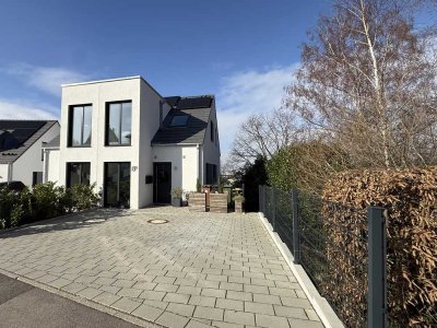 Freiburg-Herdern: Hochwertiges  5.5 Zi. EFH m. Garten, KFW 55 in bester Aussichtslage