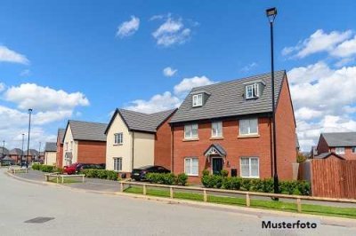 Kapitalanlage + Mehrfamilienhaus mit 3 Wohnungen und Garage +