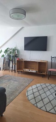 Mieter für Wohnung im Dachgeschoss eines 6 Parteien Hauses in Overath Heiligenhaus gesucht