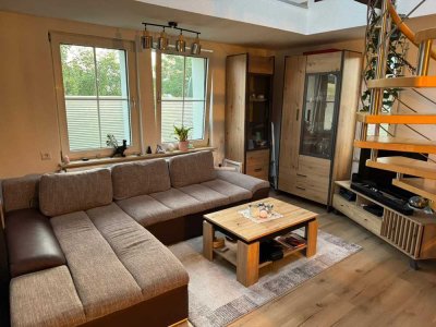 Traumhafte Maisonette-Wohnung mit Dachterrasse, EBK, Kaminofen, Luxus-Bad und Galerie in Oelsnitz