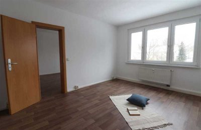 helle 2-Raum-Wohnung mit Balkon