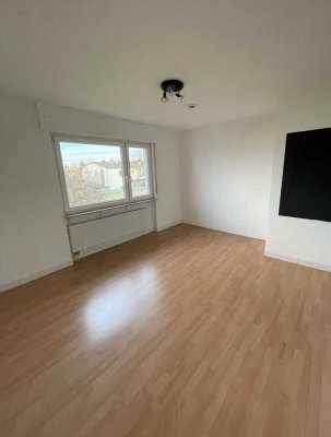 Großzügig geschnittene 2-Zimmer-Wohnung in Dreieich