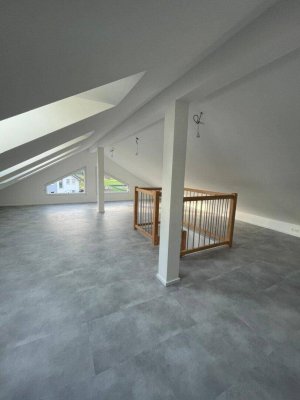 Wohnen mit Ausblick - Modernes Einfamilienhaus mit großem ausgebauten DG und Garten