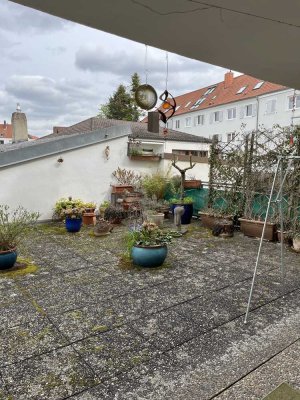 3,5-Zimmer-Wohnung in Würzburg mit großer Terrasse