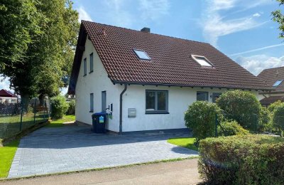 Freistehendes Einfamilienhaus mit Garten