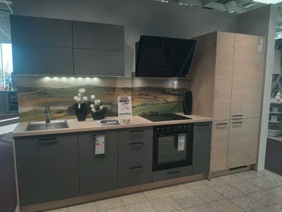 Südstadt: 2-Raumwohnung mit Tageslichtbad und Balkon