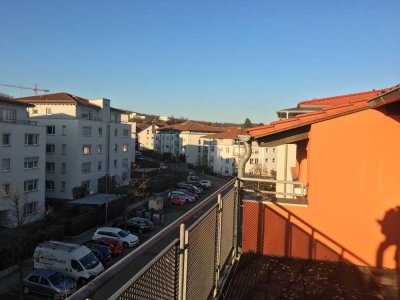 Gemütliche 3 Zimmer-Whg. im DG mit Balkon