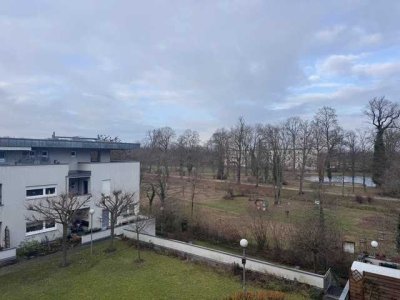 Großzügige Zweizimmerwohnung mit zwei Terrassen direkt am Schlosspark