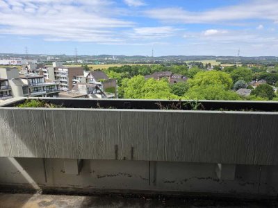 Sanierte drei Zimmer Wohnung mit Balkon, Aufzug, 2 Bäder