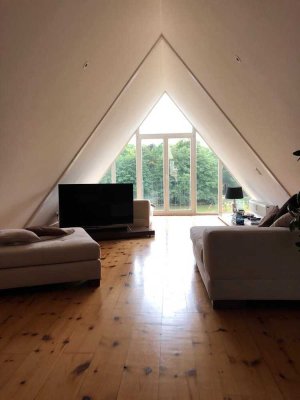 Exklusive, neuwertige 2-Zimmer-Maisonette-Wohnung mit Einbauküche in Berlin