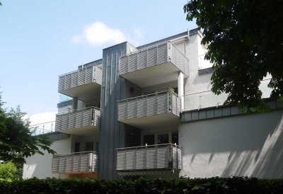 Komfort-Wohnung mit gr. Balkon in einem repräsentativen Haus in der süd-/östl. City / Gartenstadt