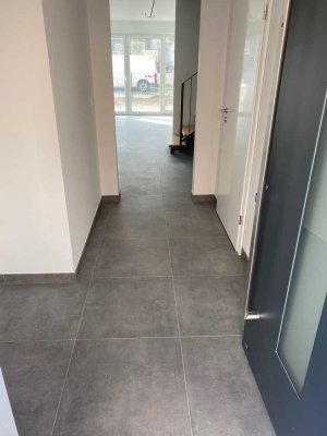 NEUBAU! Freundliches 5-Zimmer-Reihenmittelhaus mit gehobener Innenausstattung in Lehrte